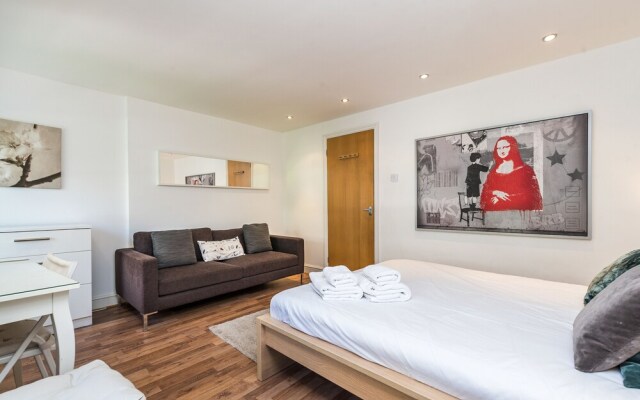 Covent Garden Apartments by Allo Maisons