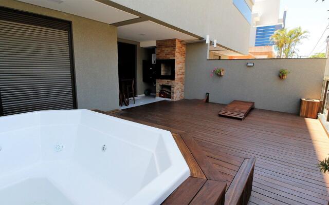 1086 - Apartamento Térreo Com Jacuzzi no Centro de Bombinhas