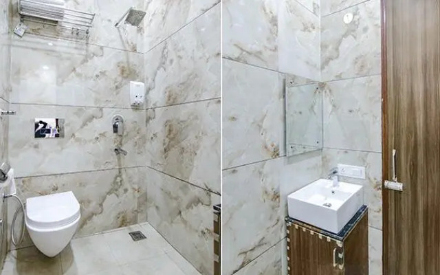 Fabhotel Yellow Leaf