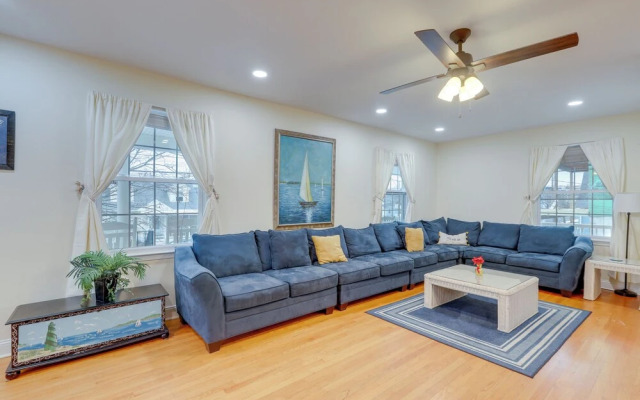 < 1/2 Mi to Boardwalk: Roomy Wildwood Retreat!