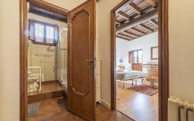 Montecitorio & Pantheon Stylish Flat