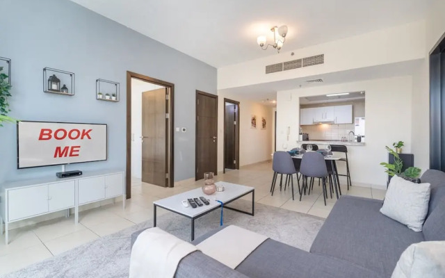 Refined 1BR Retreat in The Point Tower - Marina