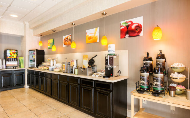 Quality Inn Near Joint Base Andrews - Washington Area