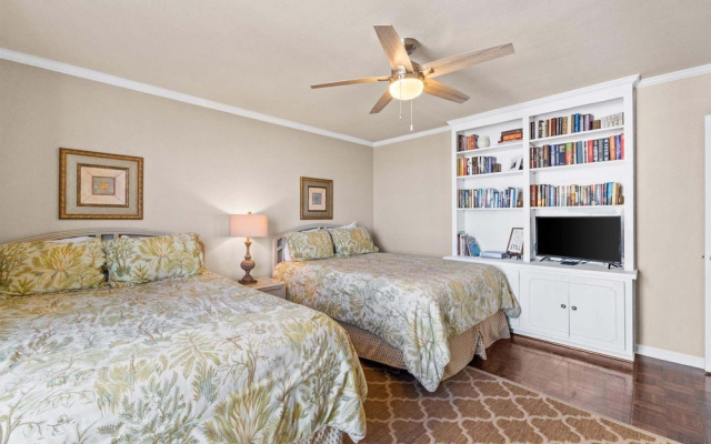 Shoreline Towers 1115 2 Bedroom Condo