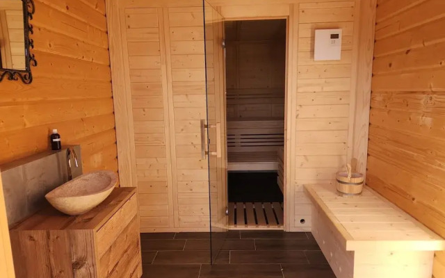 Alpine hut in Rauris ski Hiking Area With Sauna