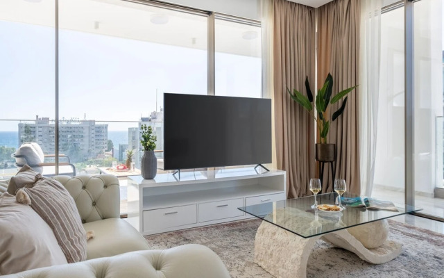 "sanders Dione Residences - Pleasant 2-bedroom Apartment With Sea View"