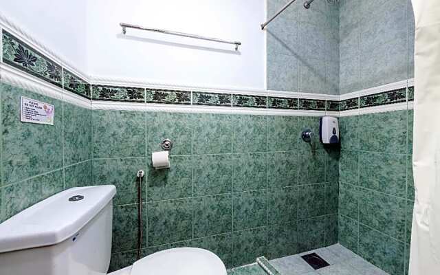 OYO 43963 T Signature Hotel