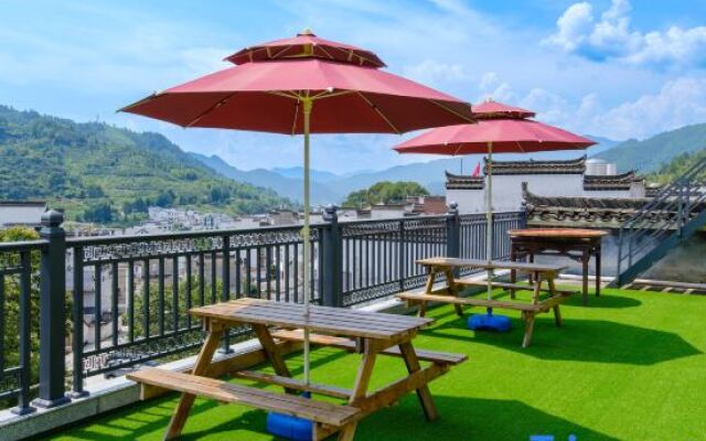 MoxiCourtyard Villa;AccommodationforLeisure andVacationwithMountainViews(WuyuanHualiScenicAreaStore)