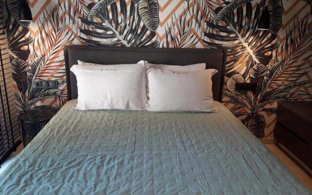 4 Seasons Luxury Apartments