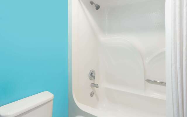 Super 8 by Wyndham Brunswick South/I-95