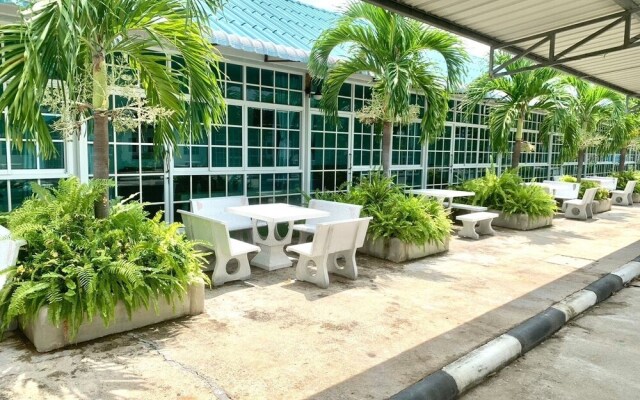Marshal Resort