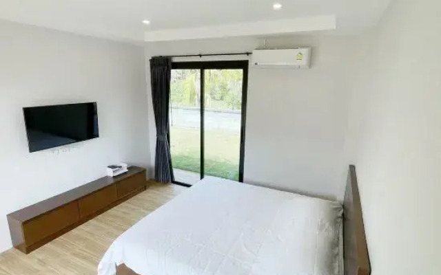 Spacious Private Villa Modern Style Near Beach