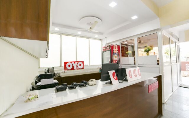 OYO 14178 Hotel Sea City
