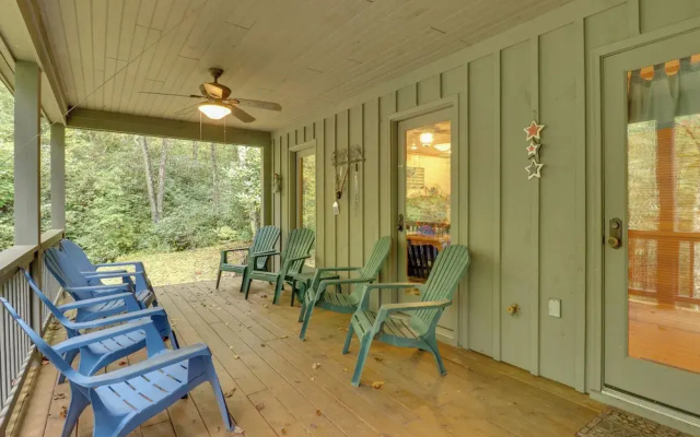 Creekside Family Retreat by Waterfalls & Hiking!