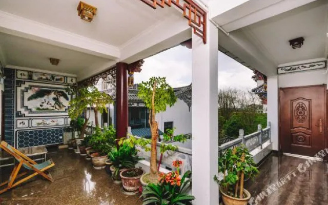 The Ming Yue Lou Hotel OF Dali