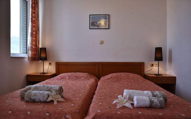 Nirevel Apartments