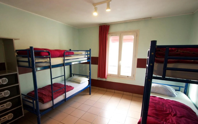 Auberge Internationale des Jeunes - Hostel