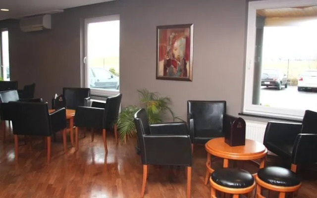 Aero44 Hotel Charleroi Airport