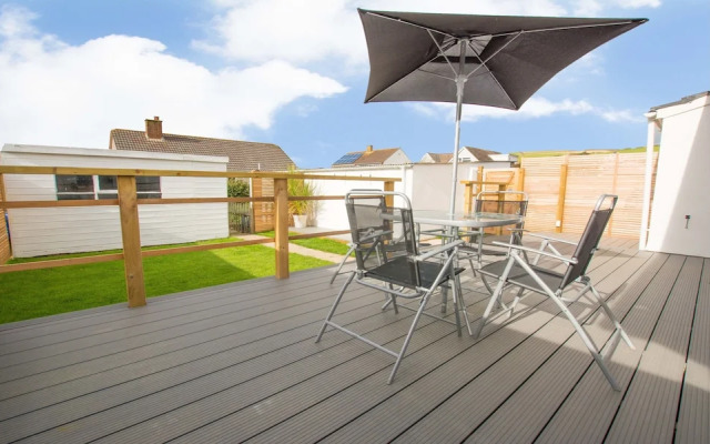 Sandbanks Sleeps 4 Beach Pass & 1 Dog