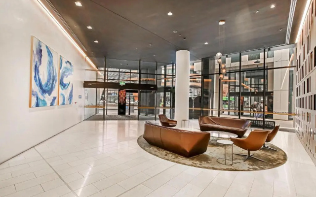 Astra Apartments - Docklands – Lobby – Melbourne