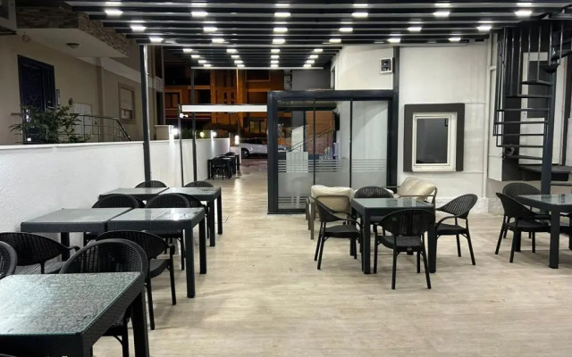 Ulas Apart Otel