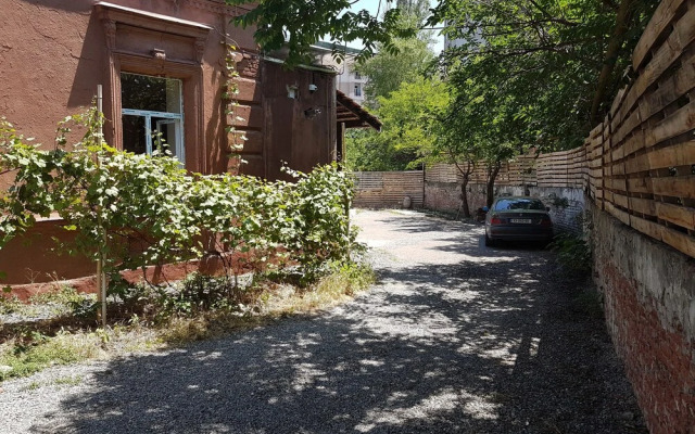 Tbilisi Yard Hostel