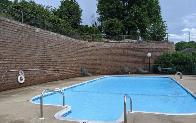 Little House on the Fairway