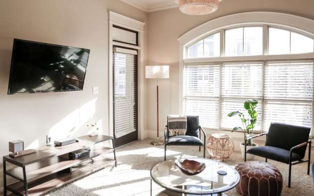 Furnished Apartments in Midtown