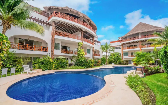 Luxury 1 BR Condo with Pool - Kaan 304