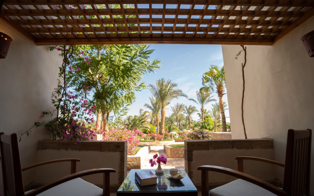 Fort Arabesque Beach Resort