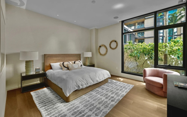 Park Lane 3300 3 Bedroom Apts by RedAwning