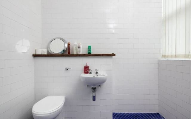 Apartment 33