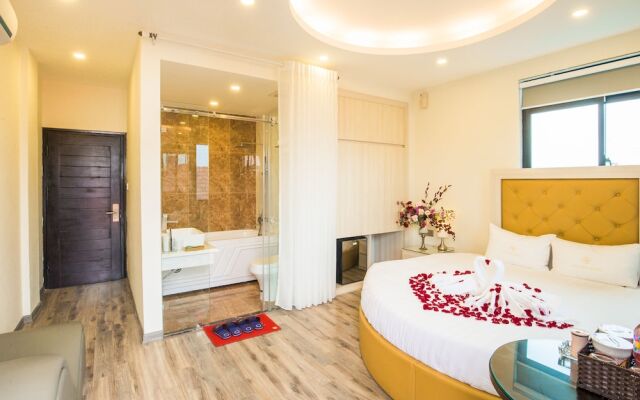 Golden hotel