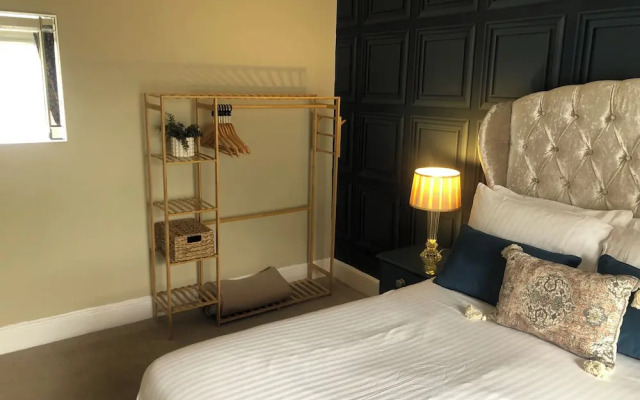 White Lodge Hotel
