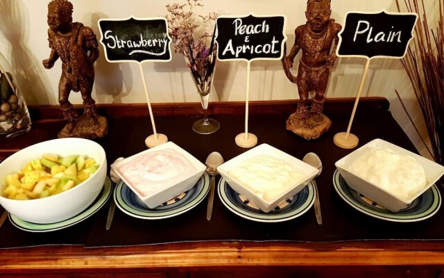 Thatchings Guest House