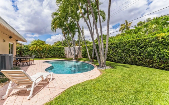 Shangri-la 3 Bedroom Home by RedAwning