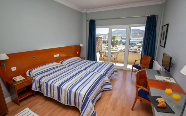 Hotel Azar