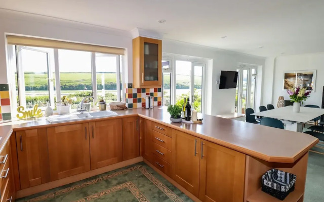 Newquay Tamarisk Lodge on the Gannel