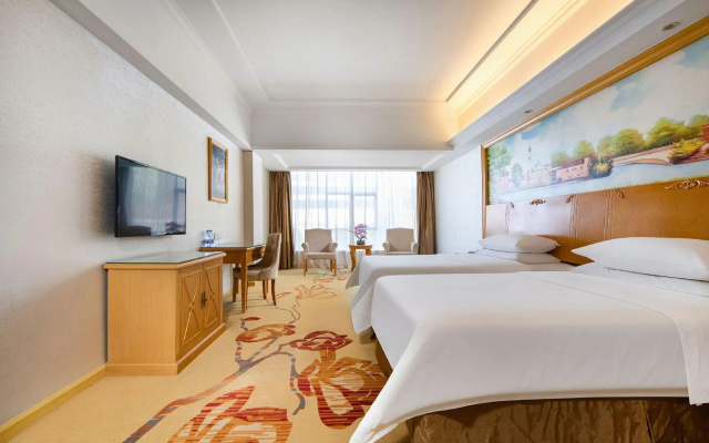 Vienna Hotel (Shenzhen Longgang Baifu City Store)