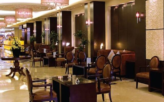 Dar Al Eiman Royal Hotel