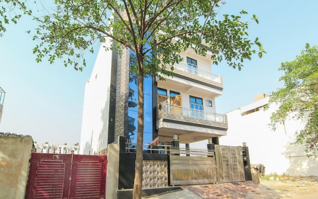 OYO 13478 Hotel Surabhi Garden