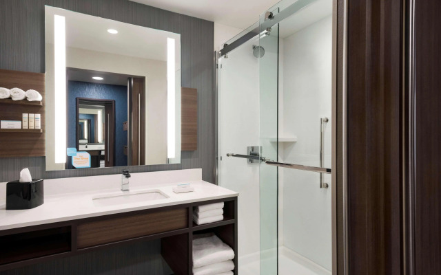 Hilton Garden Inn Milwaukee Brookfield Conference Center, WI