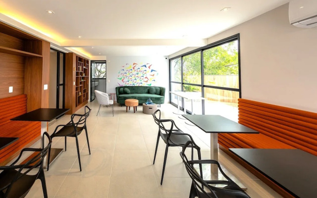 Piscina- AC- academia - Brazilian Corner