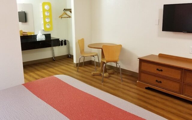 Super 8 - North Lima OH