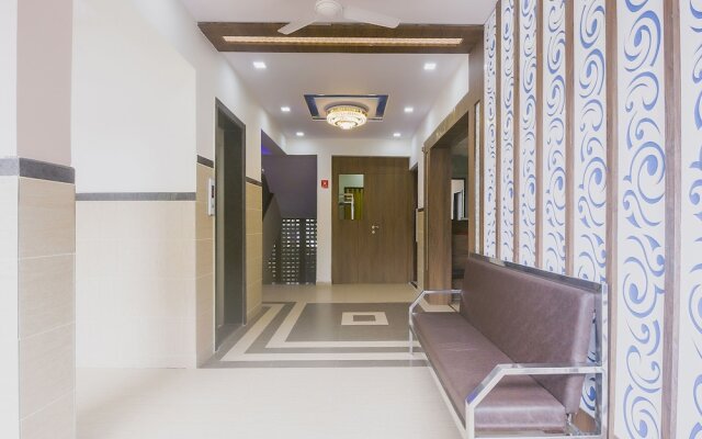 OYO 15982 Hotel Samrat Palace