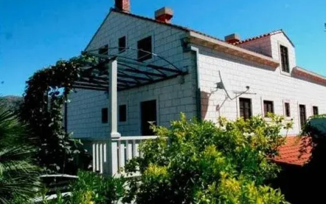 Villa Mir
