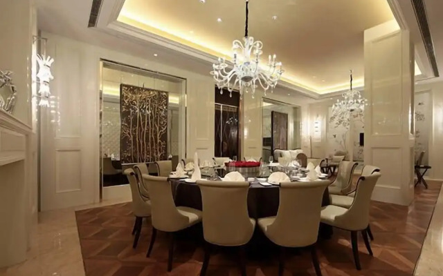 Luan Suntone Plaza Hotel