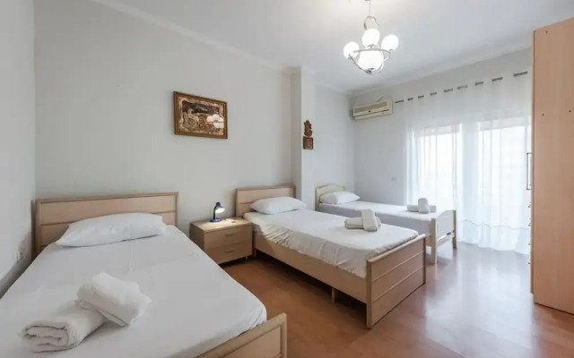 The Old-clock Apartment