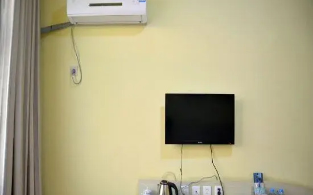 Home Inn Huaxuan Select Hotel (Huaxuan Select Hotel, Suchang West Road, Dongping County, Tai'an)