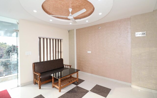 Chandra Palace By OYO Rooms